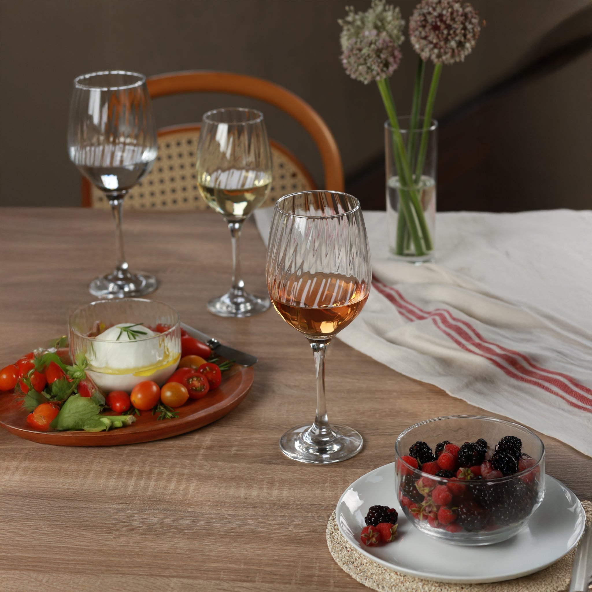 NADIR RAVENA STEMMED WHITE WINE GLASS , 385ML