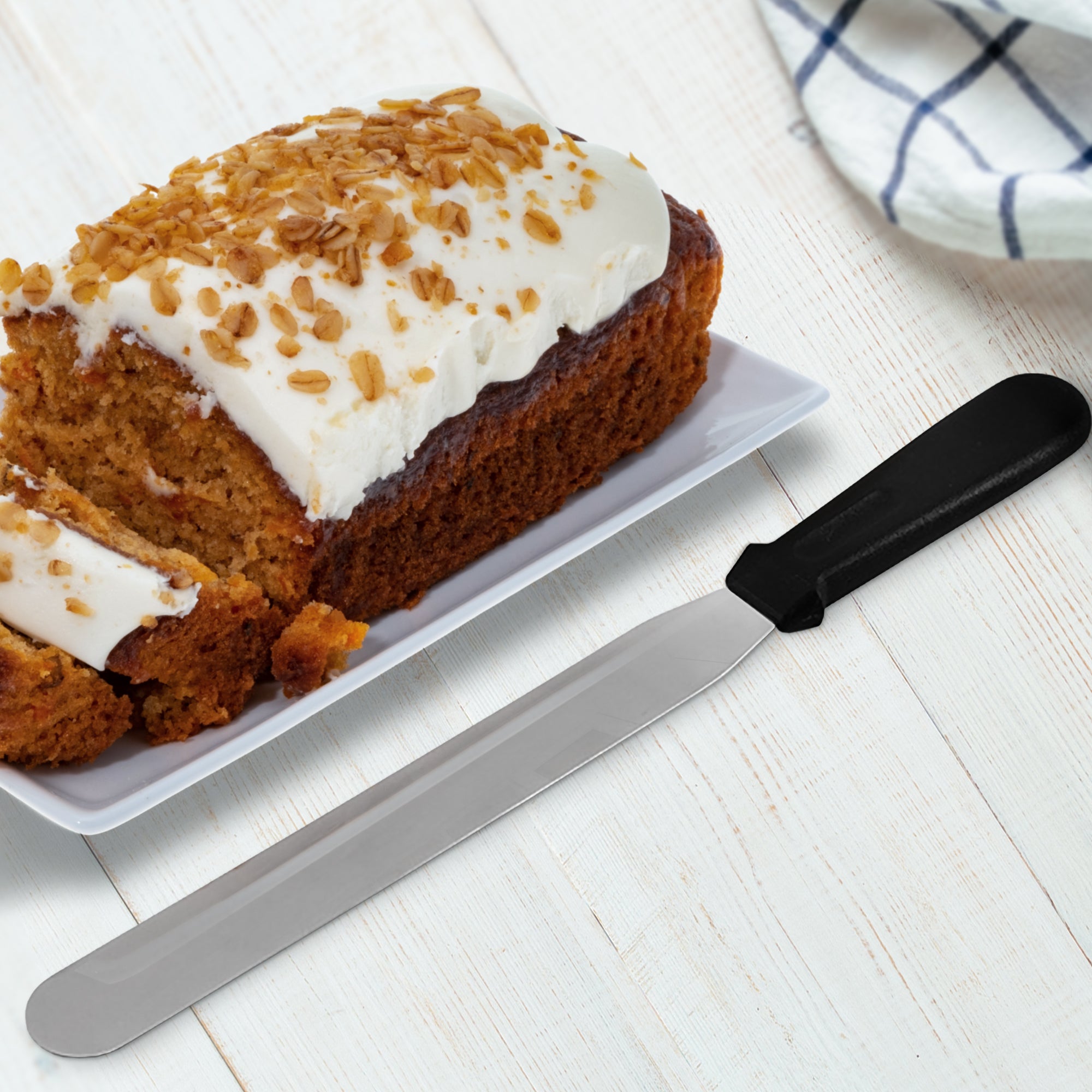 REGENT BAKING ICING SPATULA LONG WITH BLACK PP HANDLE, 370MM