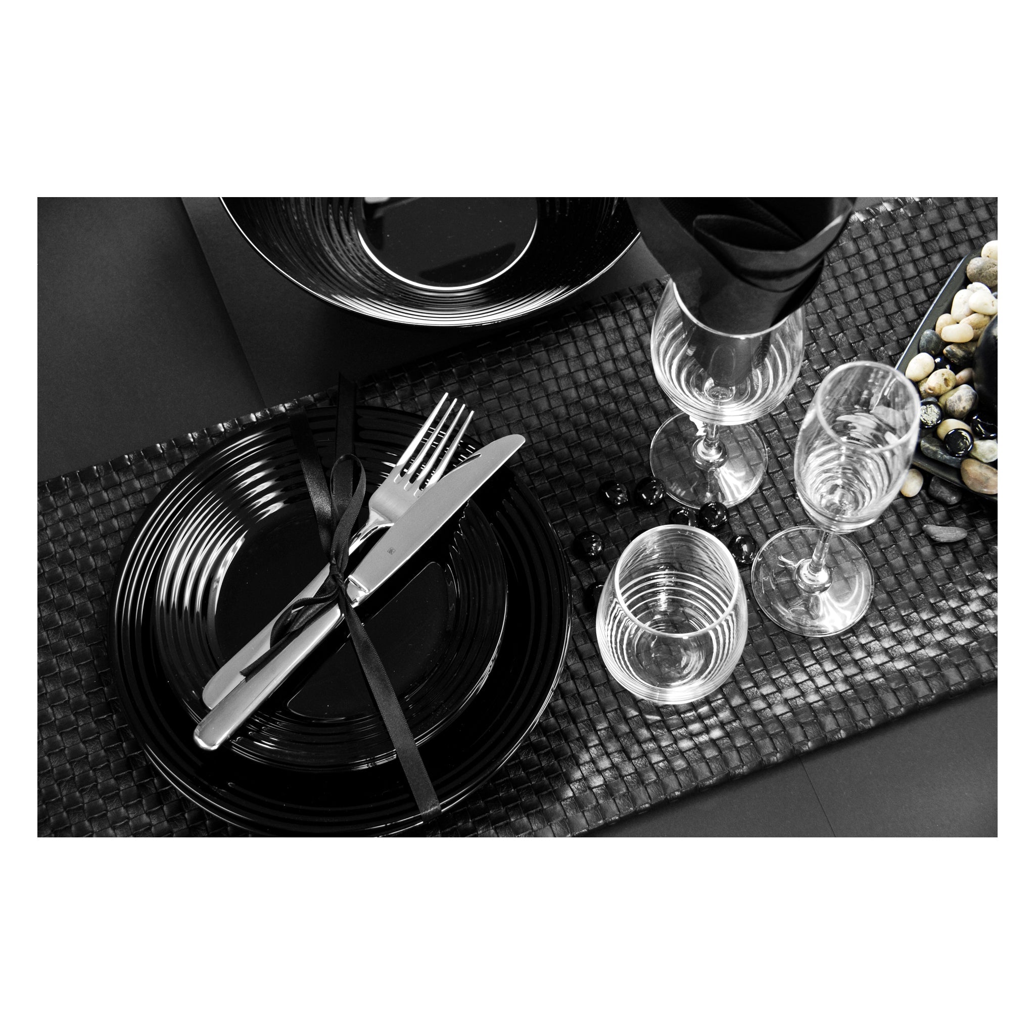 LUMINARC HARENA BLACK OPAL TEMPERED GLASS SIDE PLATE, 190MM DIA
