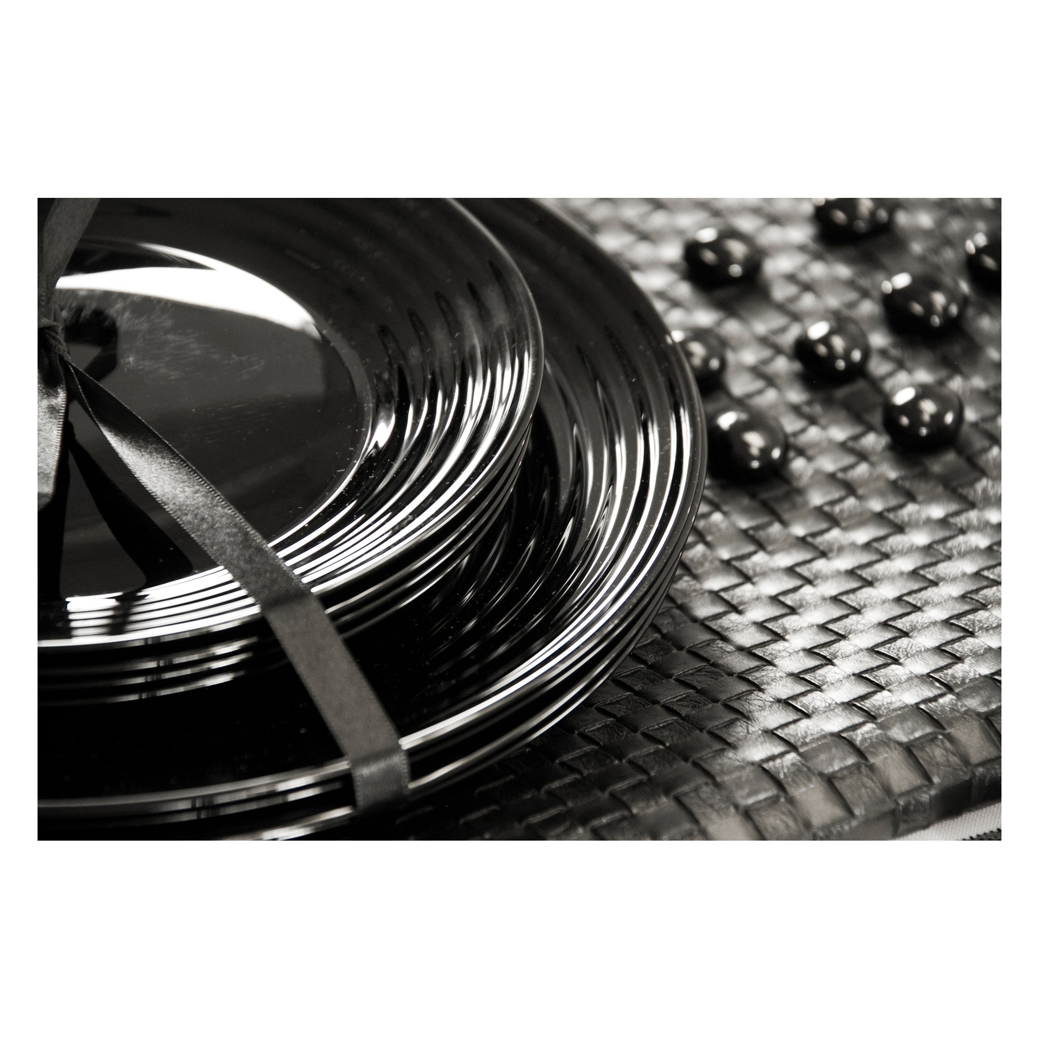 LUMINARC HARENA BLACK OPAL TEMPERED GLASS DINNER PLATE, 250MM DIA