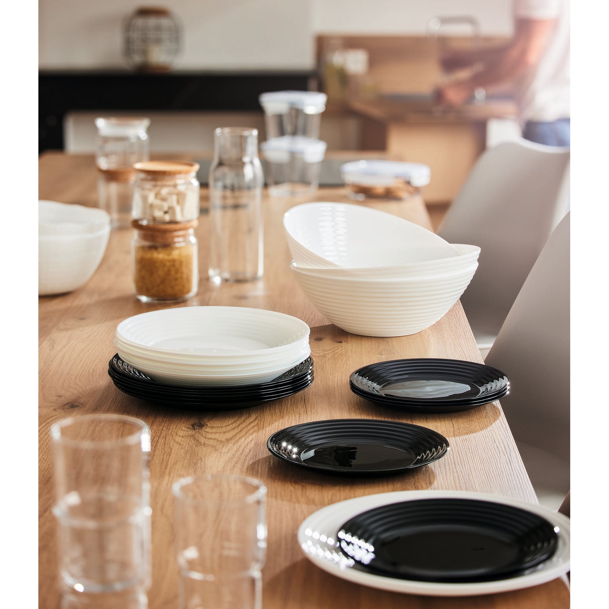 LUMINARC HARENA BLACK OPAL TEMPERED GLASS DINNER PLATE, 250MM DIA