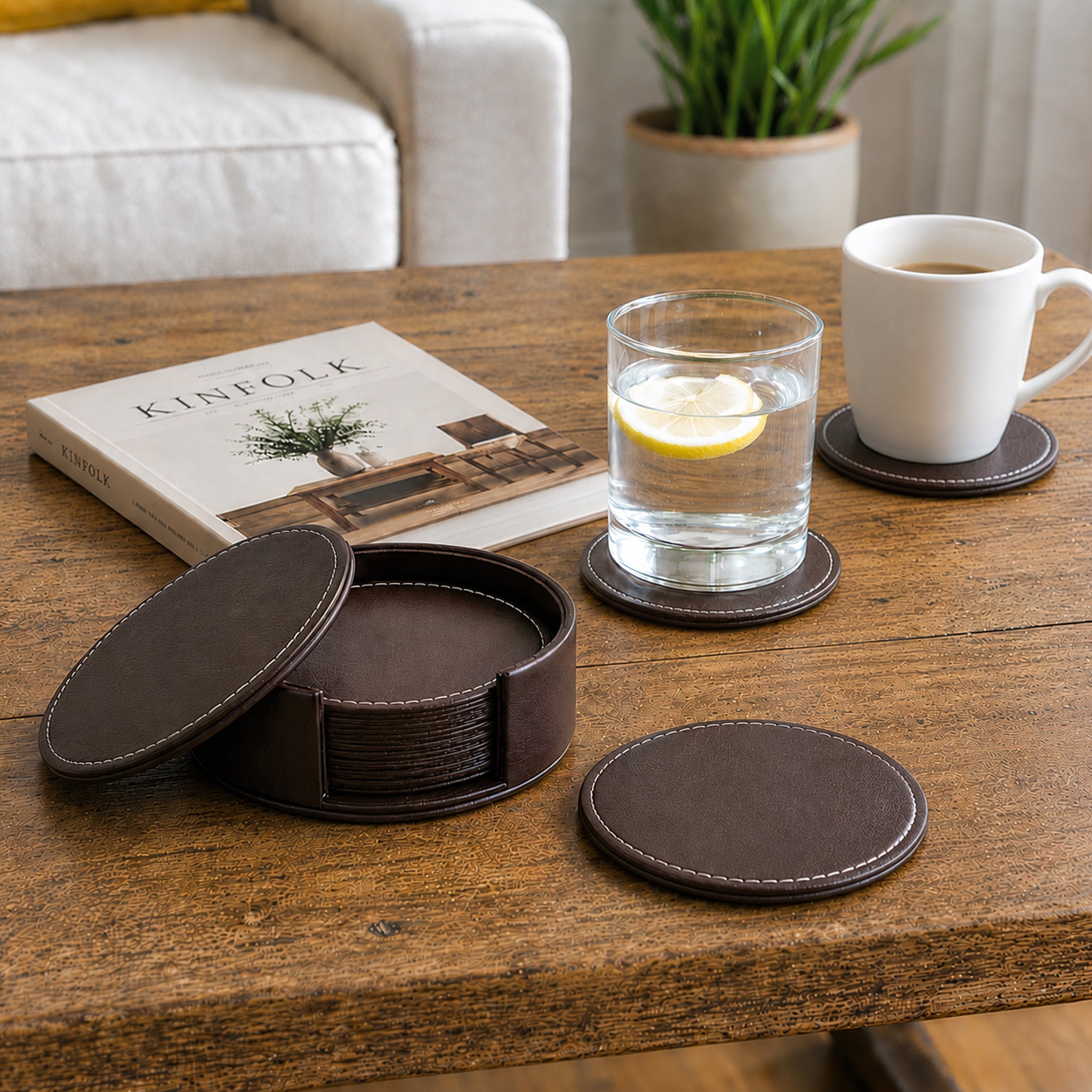 BAR BUTLER ROUND LEATHERETTE COASTERS IN HOLDER 7PCS SET